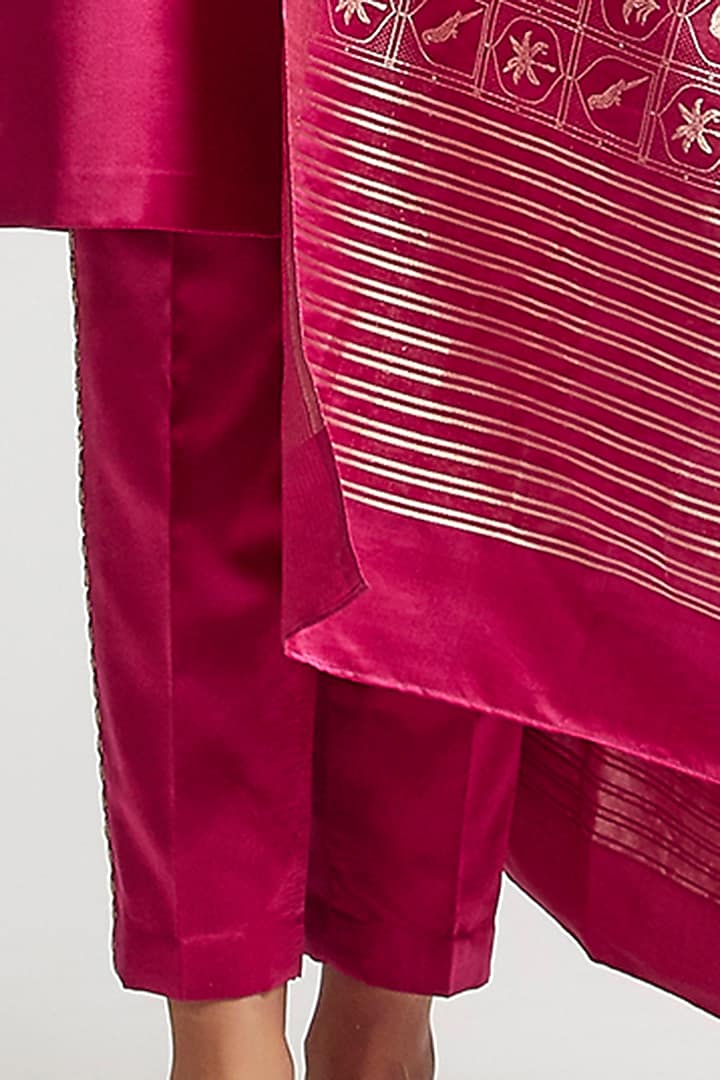 Mulberry Pink Zardosi Embroidered Kurta Set by Kshitij Jalori at Pernia's Pop Up Shop