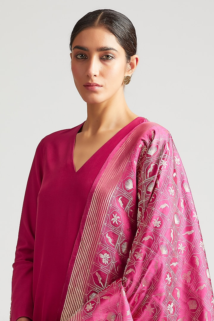 Mulberry Pink Zardosi Embroidered Kurta Set by Kshitij Jalori at Pernia's Pop Up Shop