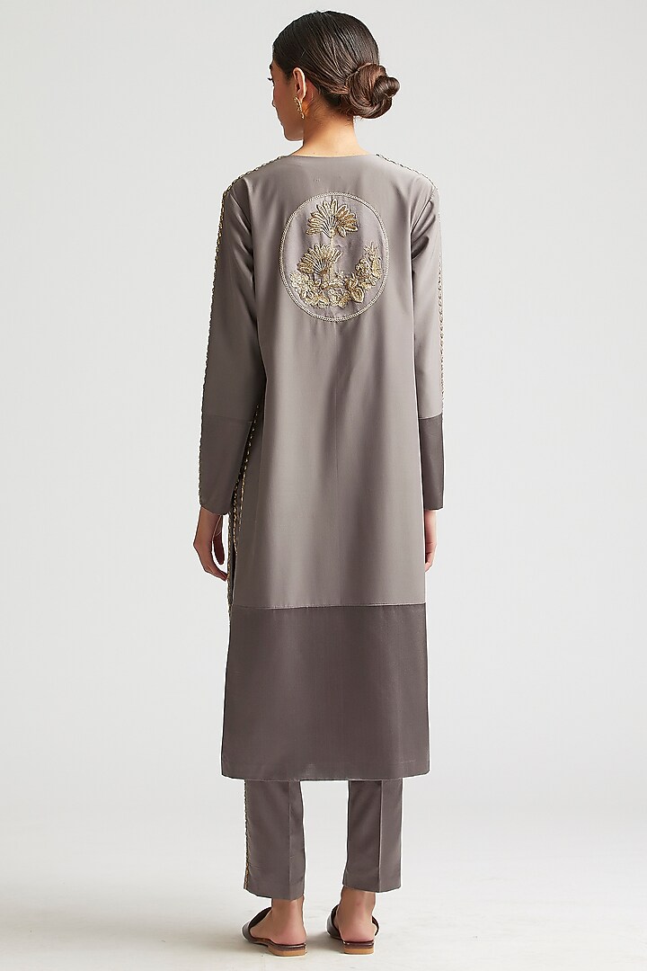 Shadow Grey Embroidered Kurta Set by Kshitij Jalori at Pernia's Pop Up Shop