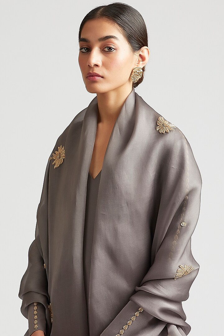 Shadow Grey Zardosi Embroidered Kurta Set by Kshitij Jalori at Pernia's Pop Up Shop