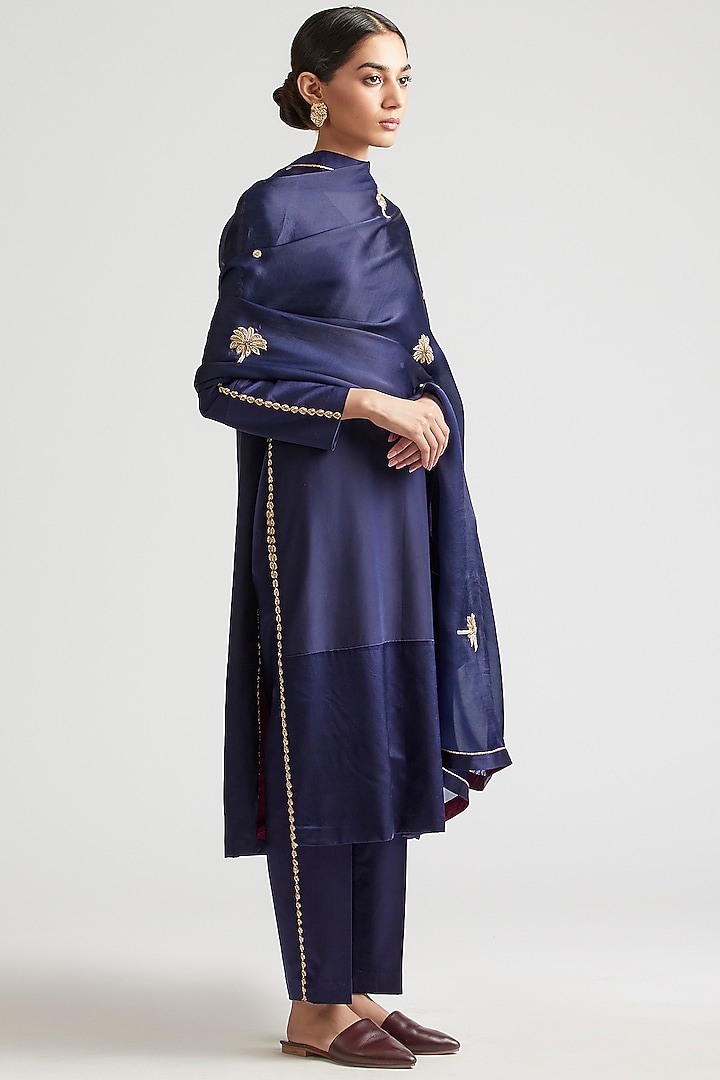 Blue Zardosi Embroidered Kurta Set by Kshitij Jalori at Pernia's Pop Up Shop