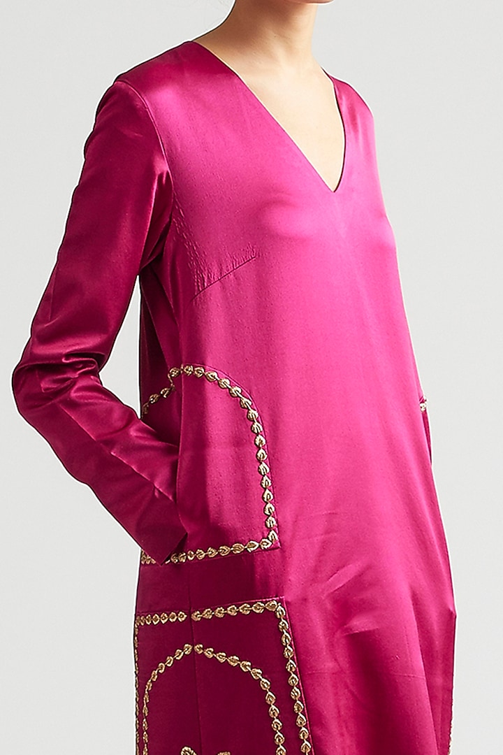 Mulberry Pink Silk Satin Crepe Kurta Set by Kshitij Jalori at Pernia's Pop Up Shop