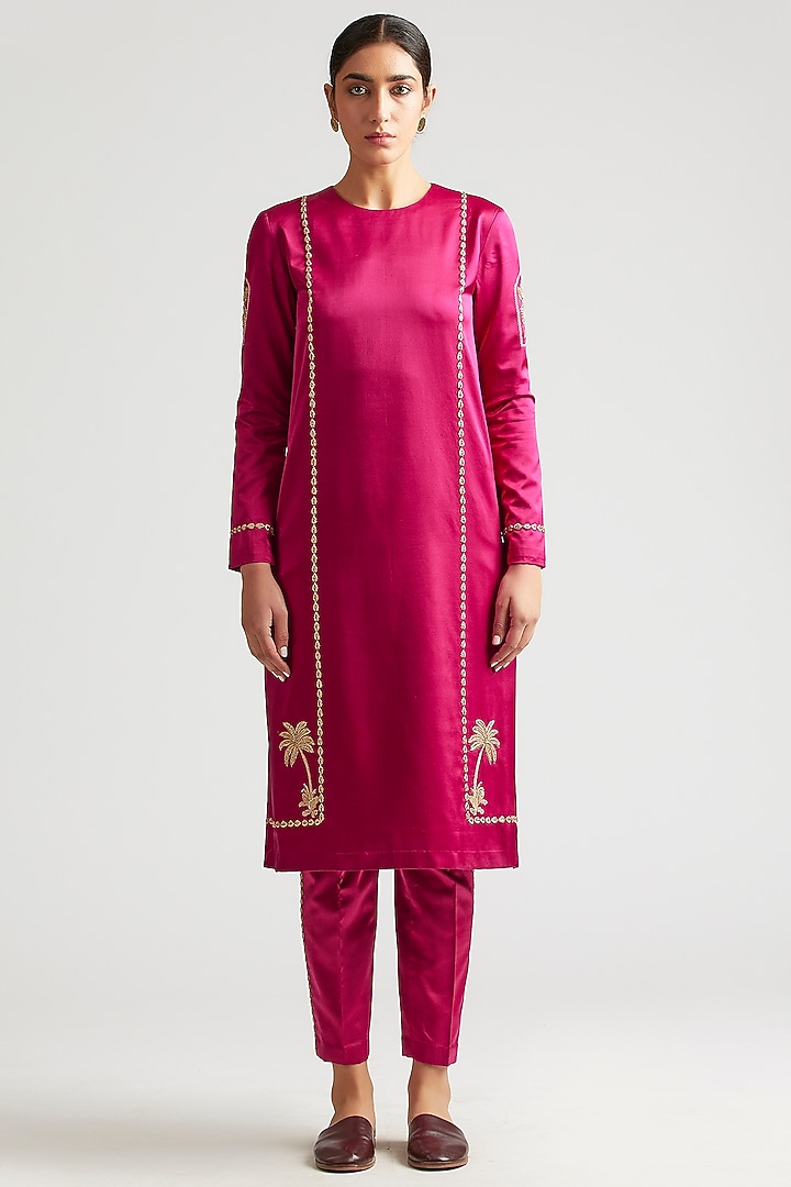 Mulberry Pink Kurta Set In Silk Satin Crepe by Kshitij Jalori at Pernia's Pop Up Shop