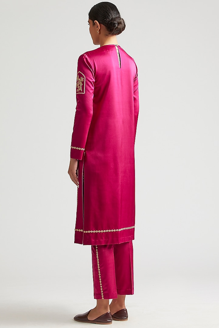 Mulberry Pink Kurta Set In Silk Satin Crepe by Kshitij Jalori at Pernia's Pop Up Shop