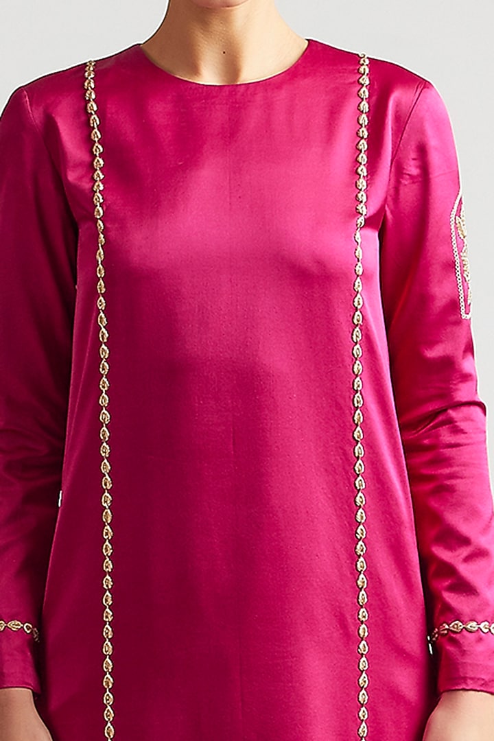 Mulberry Pink Kurta Set In Silk Satin Crepe by Kshitij Jalori at Pernia's Pop Up Shop
