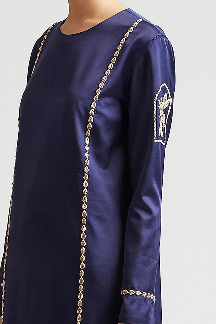 Sapphire Blue Kurta Set In Silk Satin Crepe by Kshitij Jalori at Pernia's Pop Up Shop