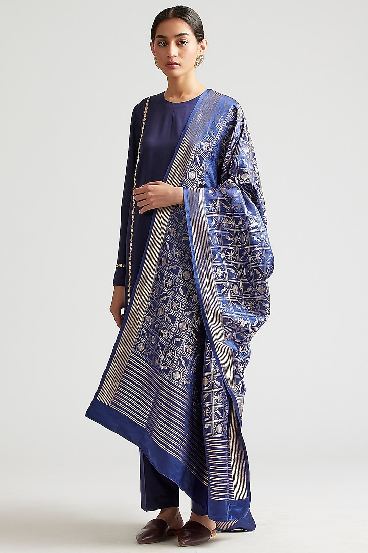 Sapphire Blue Kurta Set With Zardosi Embroidery by Kshitij Jalori at Pernia's Pop Up Shop