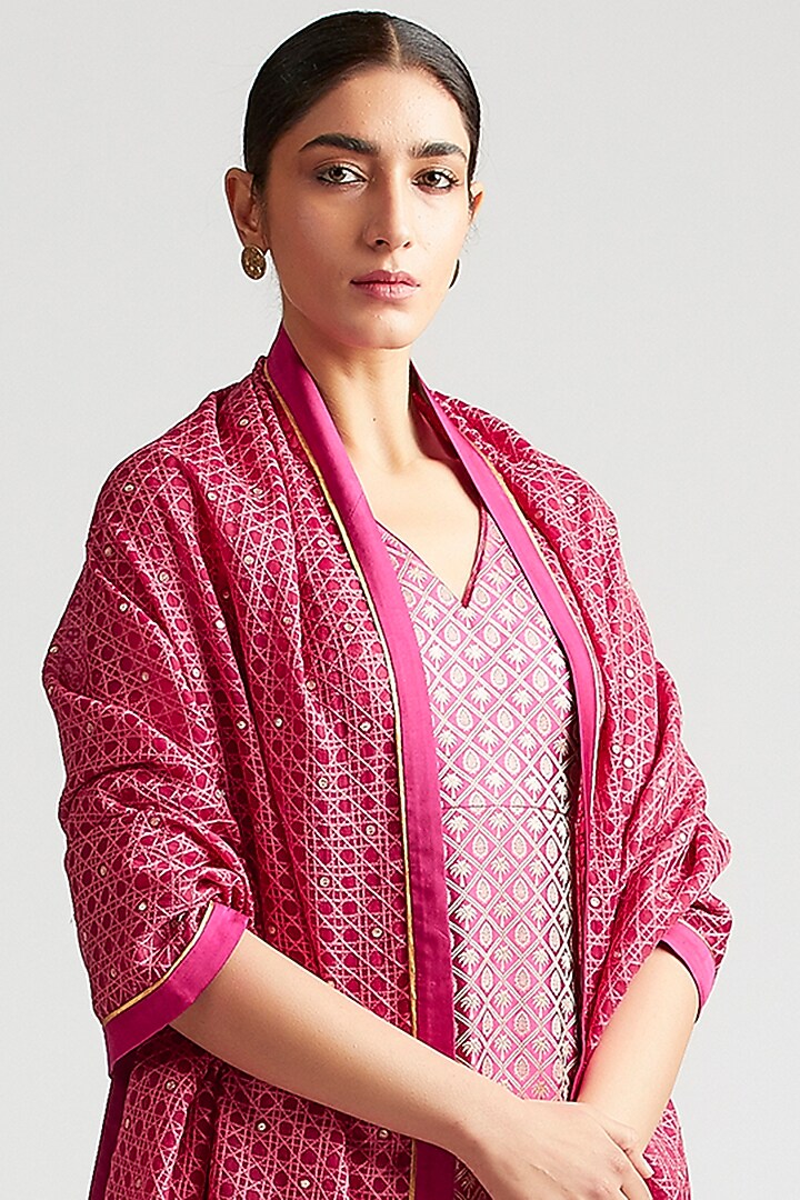 Mulberry Pink Kurta Set In Silk Mashru by Kshitij Jalori at Pernia's Pop Up Shop
