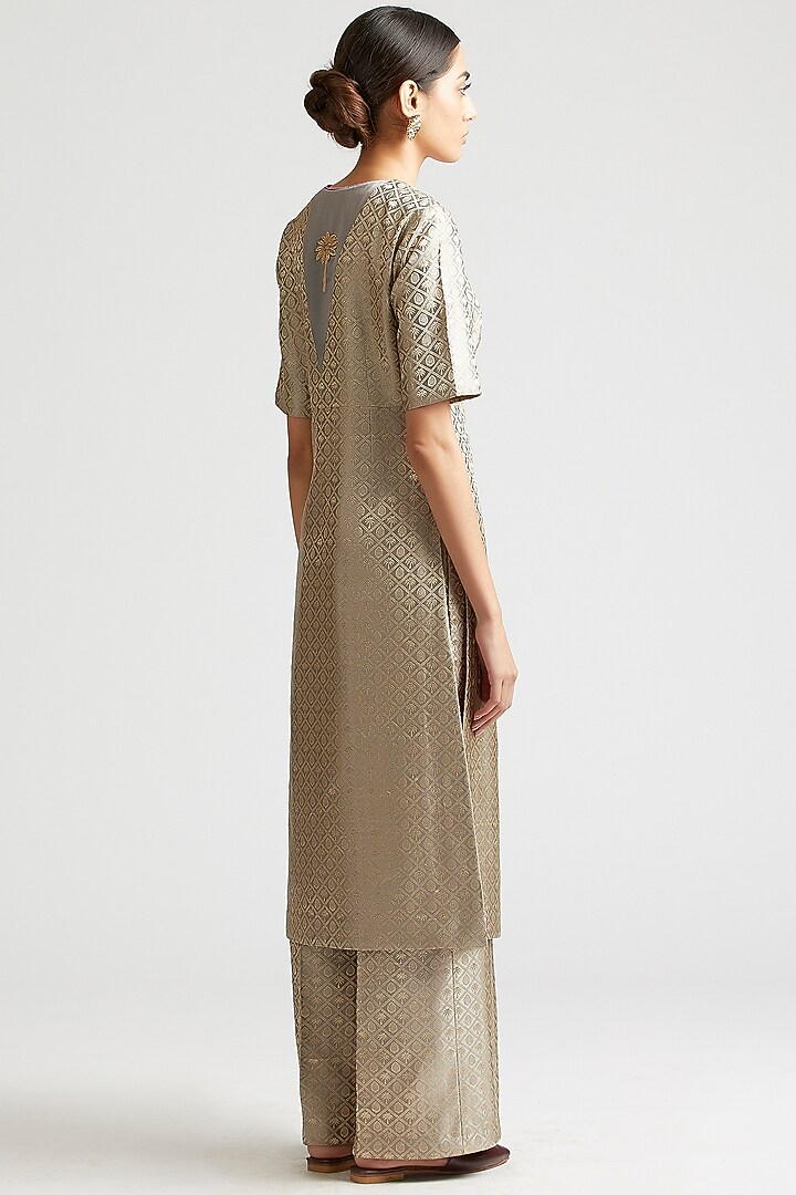 Shadow Grey Silk Mashru Kurta Set by Kshitij Jalori at Pernia's Pop Up Shop
