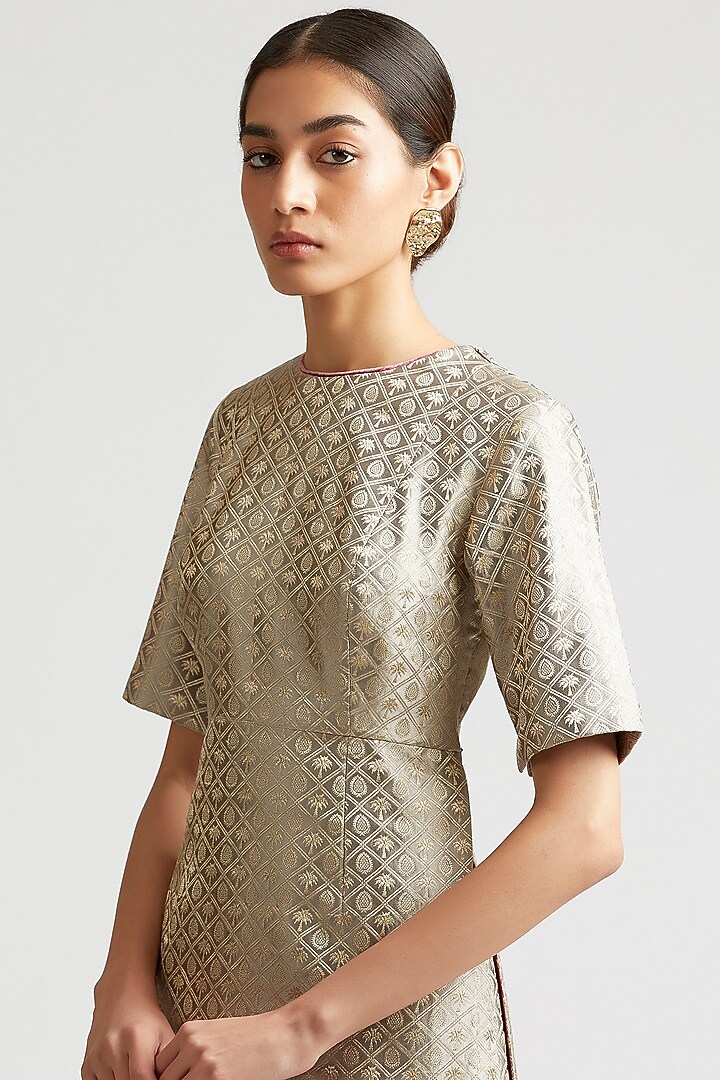 Shadow Grey Silk Mashru Kurta Set by Kshitij Jalori at Pernia's Pop Up Shop