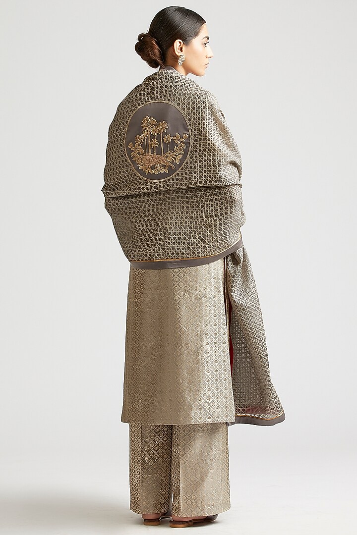Shadow Grey Kurta Set In Silk Mashru by Kshitij Jalori at Pernia's Pop Up Shop