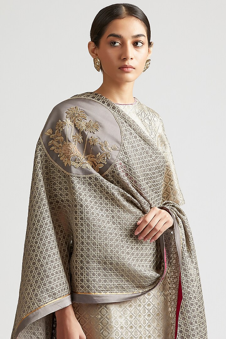 Shadow Grey Kurta Set In Silk Mashru by Kshitij Jalori at Pernia's Pop Up Shop