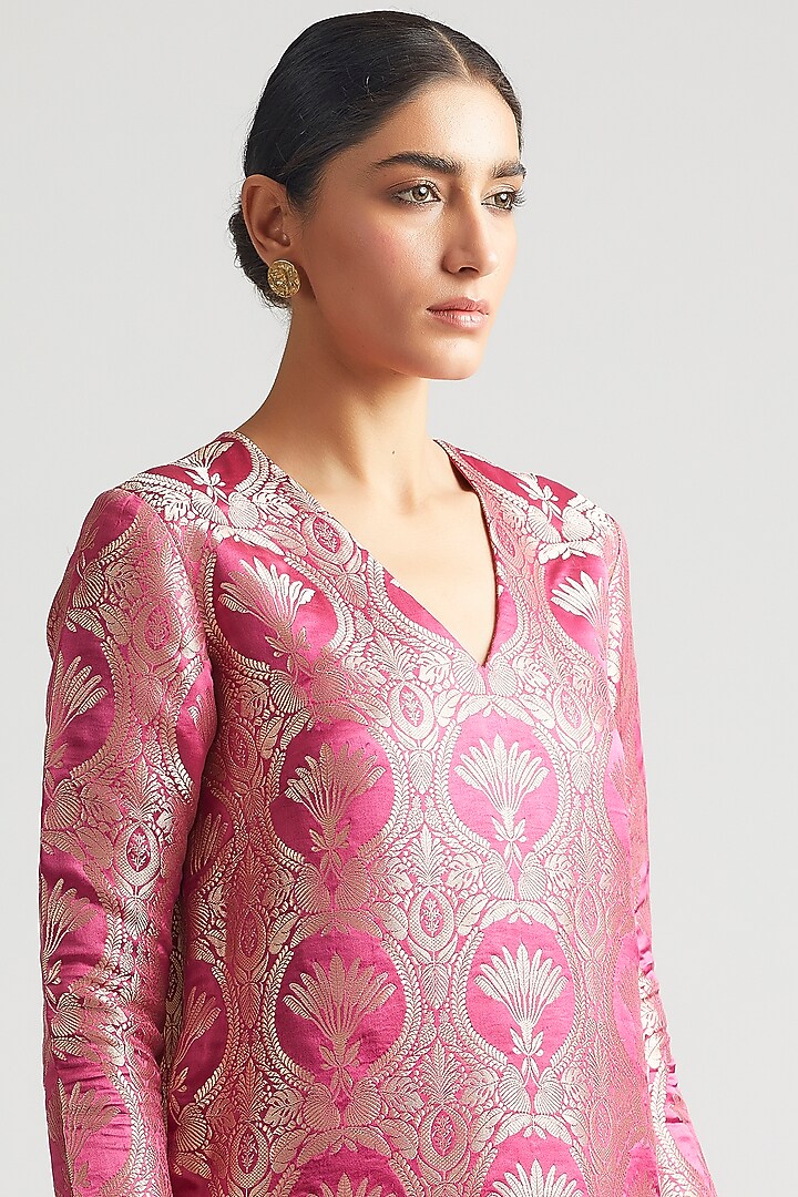 Mulberry Pink Silk Brocade Kurta Set by Kshitij Jalori at Pernia's Pop Up Shop