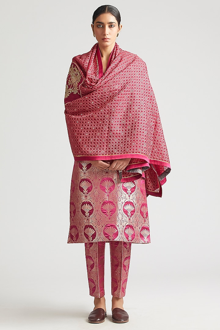 Mulberry Pink Kurta Set In Silk Brocade by Kshitij Jalori at Pernia's Pop Up Shop