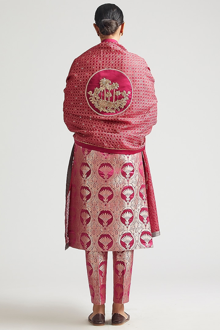 Mulberry Pink Kurta Set In Silk Brocade by Kshitij Jalori at Pernia's Pop Up Shop