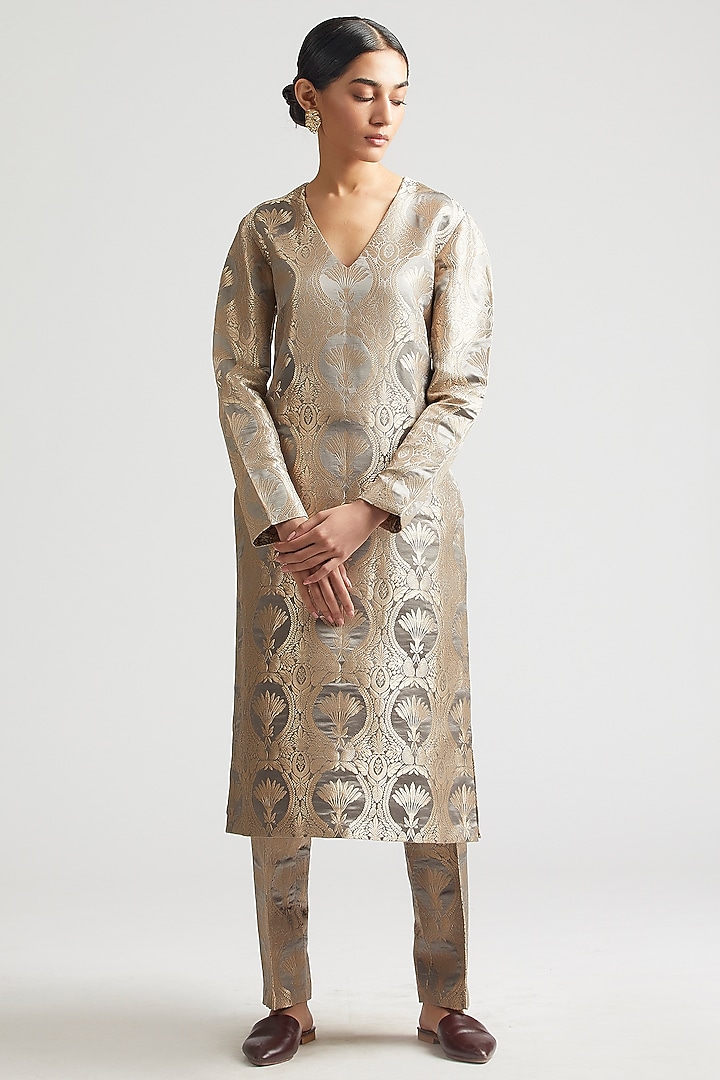 Shadow Grey Silk Brocade Kurta Set by Kshitij Jalori at Pernia's Pop Up Shop