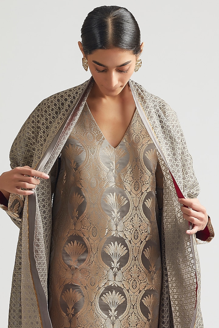 Shadow Grey Kurta Set In Silk Brocade by Kshitij Jalori at Pernia's Pop Up Shop