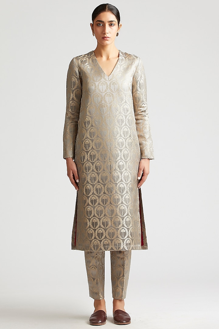 Shadow Grey Kurta Set by Kshitij Jalori at Pernia's Pop Up Shop