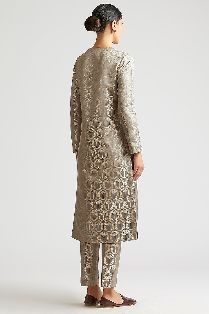 Shadow Grey Kurta Set by Kshitij Jalori at Pernia's Pop Up Shop