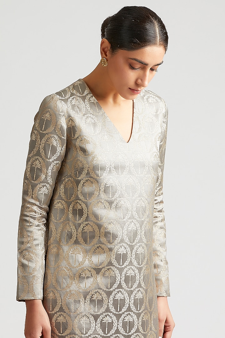 Shadow Grey Kurta Set by Kshitij Jalori at Pernia's Pop Up Shop