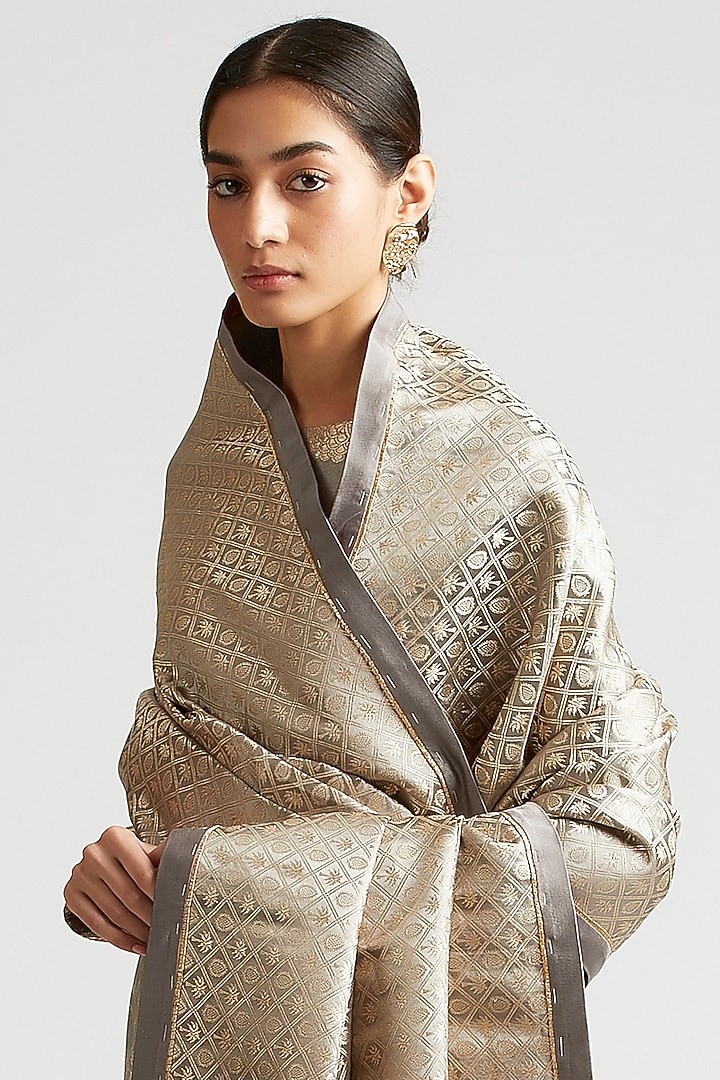 Shadow Grey Kurta Set In Silk Brocade by Kshitij Jalori at Pernia's Pop Up Shop