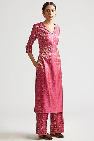 Mulberry Pink Silk Brocade Kurta Set by Kshitij Jalori