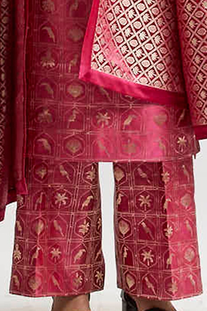Mulberry Pink Kurta Set In Silk Brocade by Kshitij Jalori at Pernia's Pop Up Shop