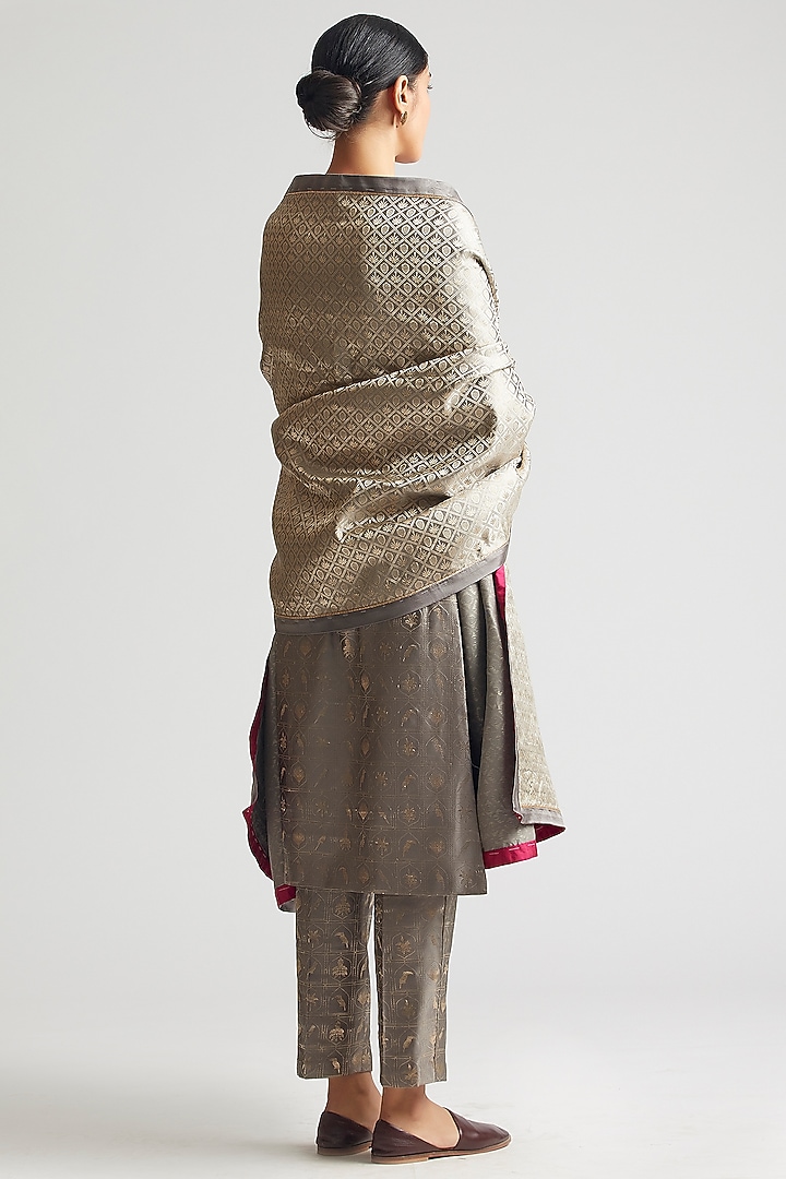 Shadow Grey Kurta Set In Silk Brocade by Kshitij Jalori at Pernia's Pop Up Shop