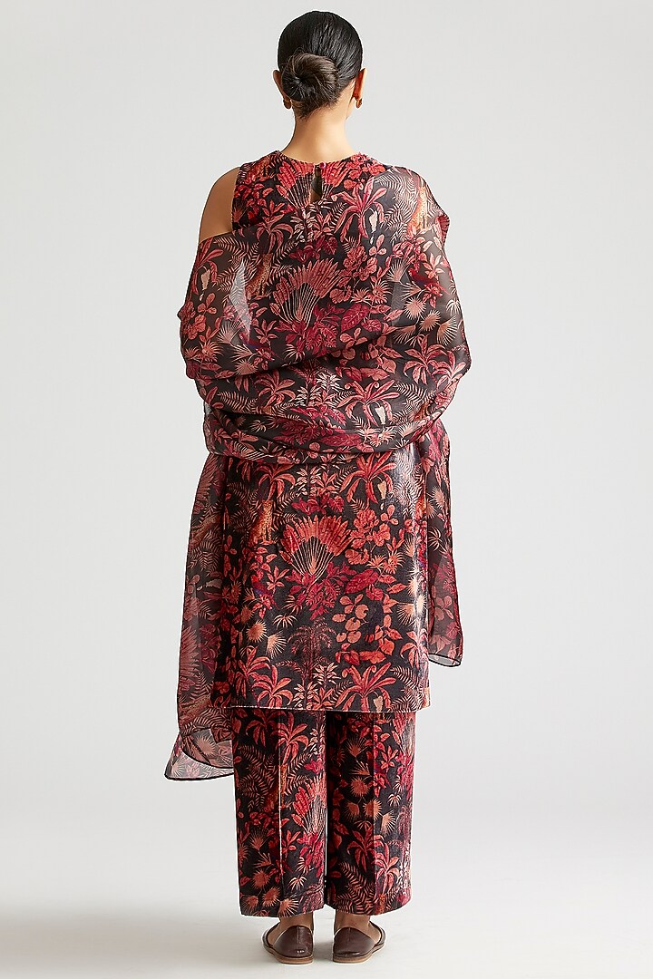 Charcoal Grey Kurta Set With Dupatta by Kshitij Jalori at Pernia's Pop Up Shop