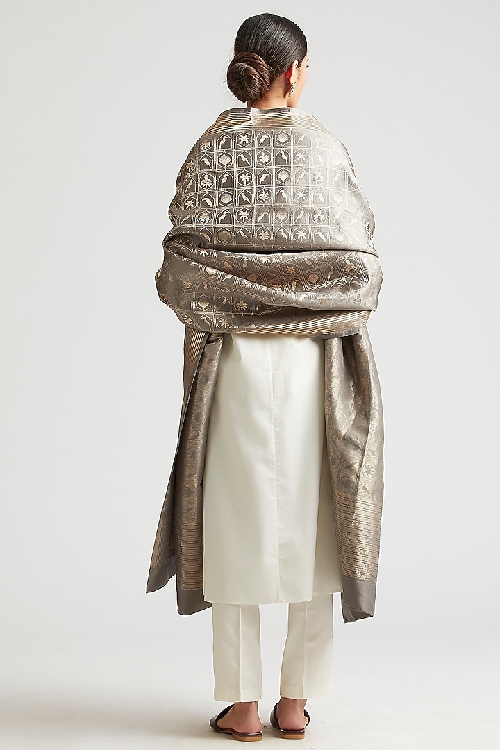Shadow Grey Silk Brocade Dupatta by Kshitij Jalori at Pernia's Pop Up Shop