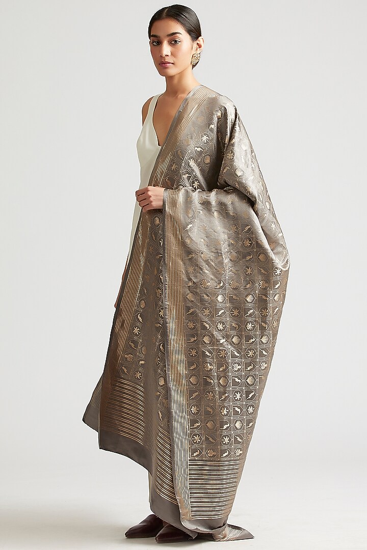 Shadow Grey Silk Brocade Dupatta by Kshitij Jalori at Pernia's Pop Up Shop