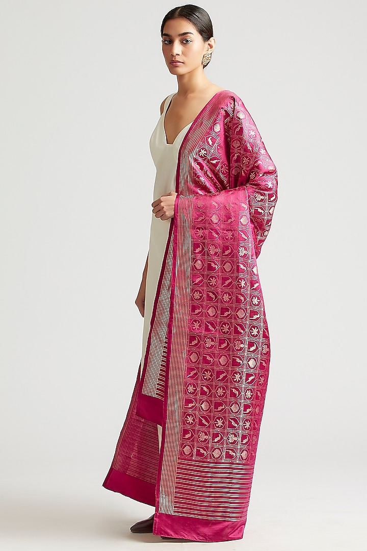 Mulberry Pink Silk Brocade Dupatta by Kshitij Jalori