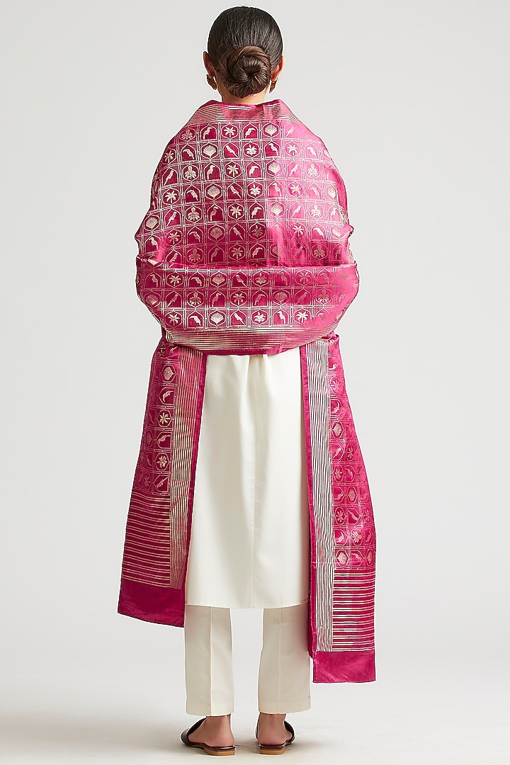 Mulberry Pink Silk Brocade Dupatta by Kshitij Jalori at Pernia's Pop Up Shop