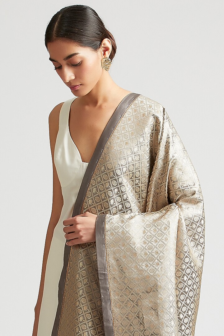 Shadow Grey Silk Mashru Dupatta by Kshitij Jalori at Pernia's Pop Up Shop