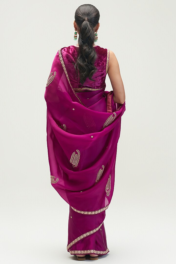 Amethyst Embroidered Reception Saree by Kshitij Jalori at Pernia's Pop Up Shop