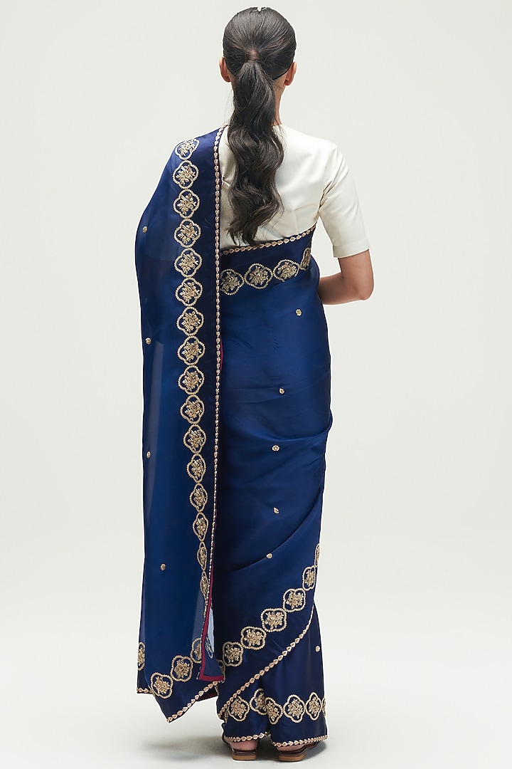 Sapphire Silk Satin Crepe Embroidered Reception Saree Set by Kshitij Jalori at Pernia's Pop Up Shop