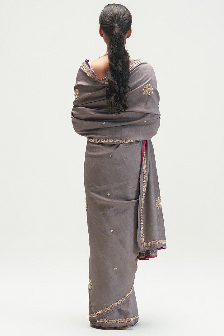 Shadow Grey Embroidered Reception Saree Set by Kshitij Jalori at Pernia's Pop Up Shop