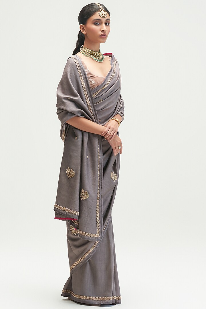 Shadow Grey Embroidered Reception Saree Set by Kshitij Jalori at Pernia's Pop Up Shop
