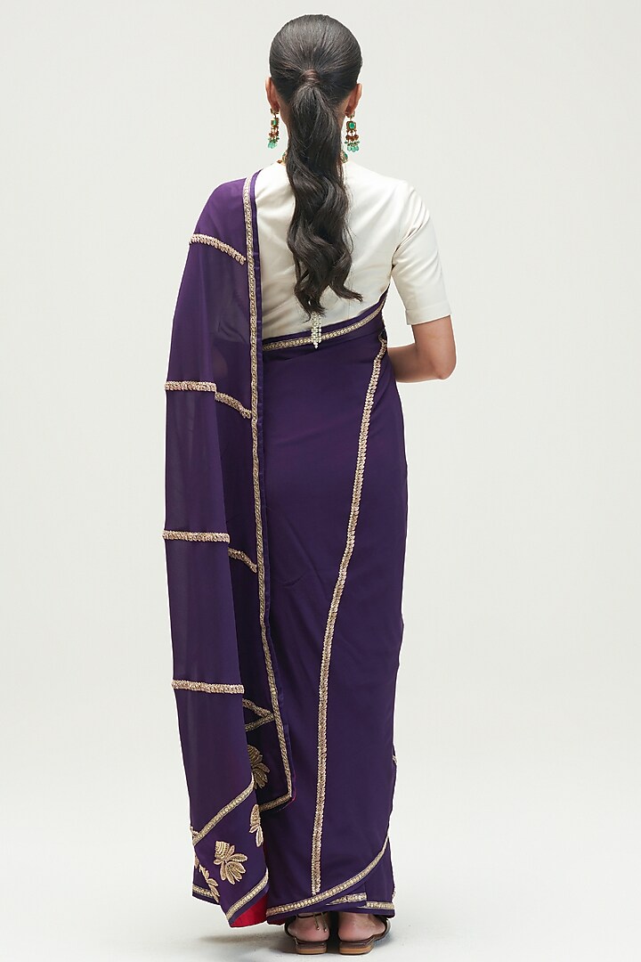 Aubergine Embroidered Reception Saree Set by Kshitij Jalori at Pernia's Pop Up Shop