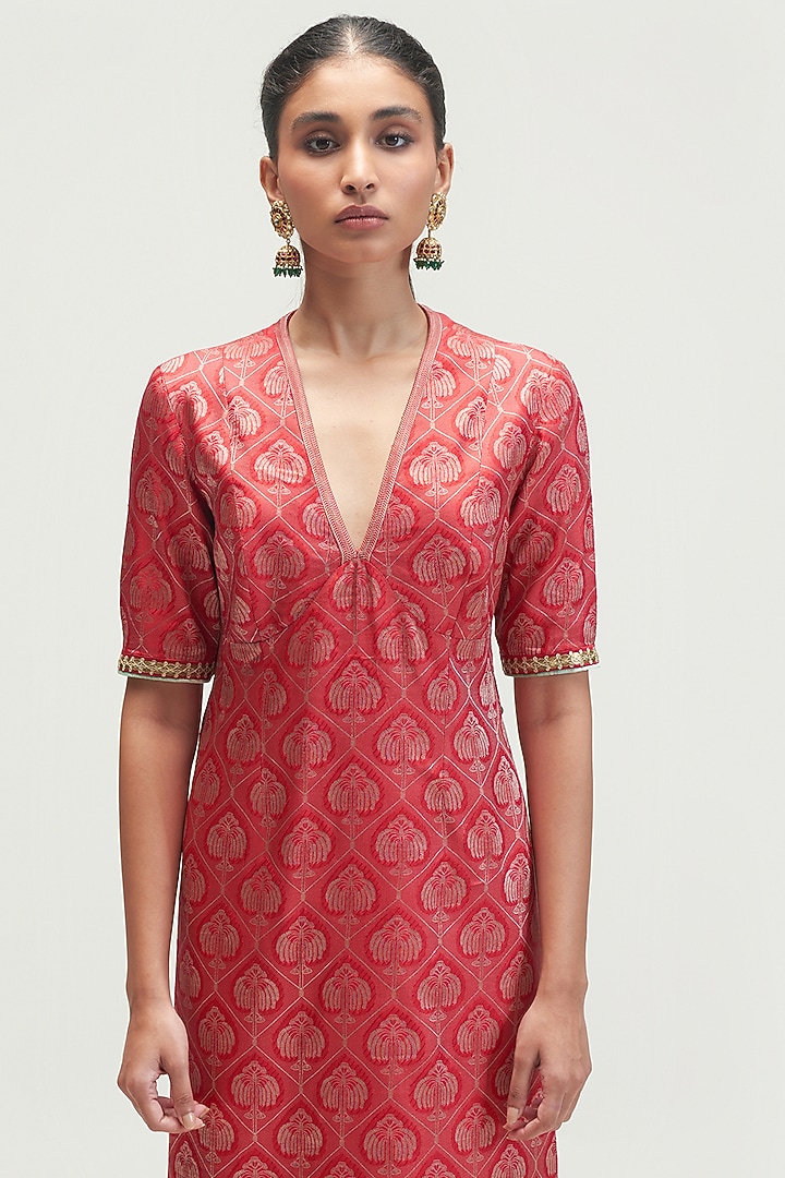Garnet Silk Brocade Kurta Set by Kshitij Jalori at Pernia's Pop Up Shop