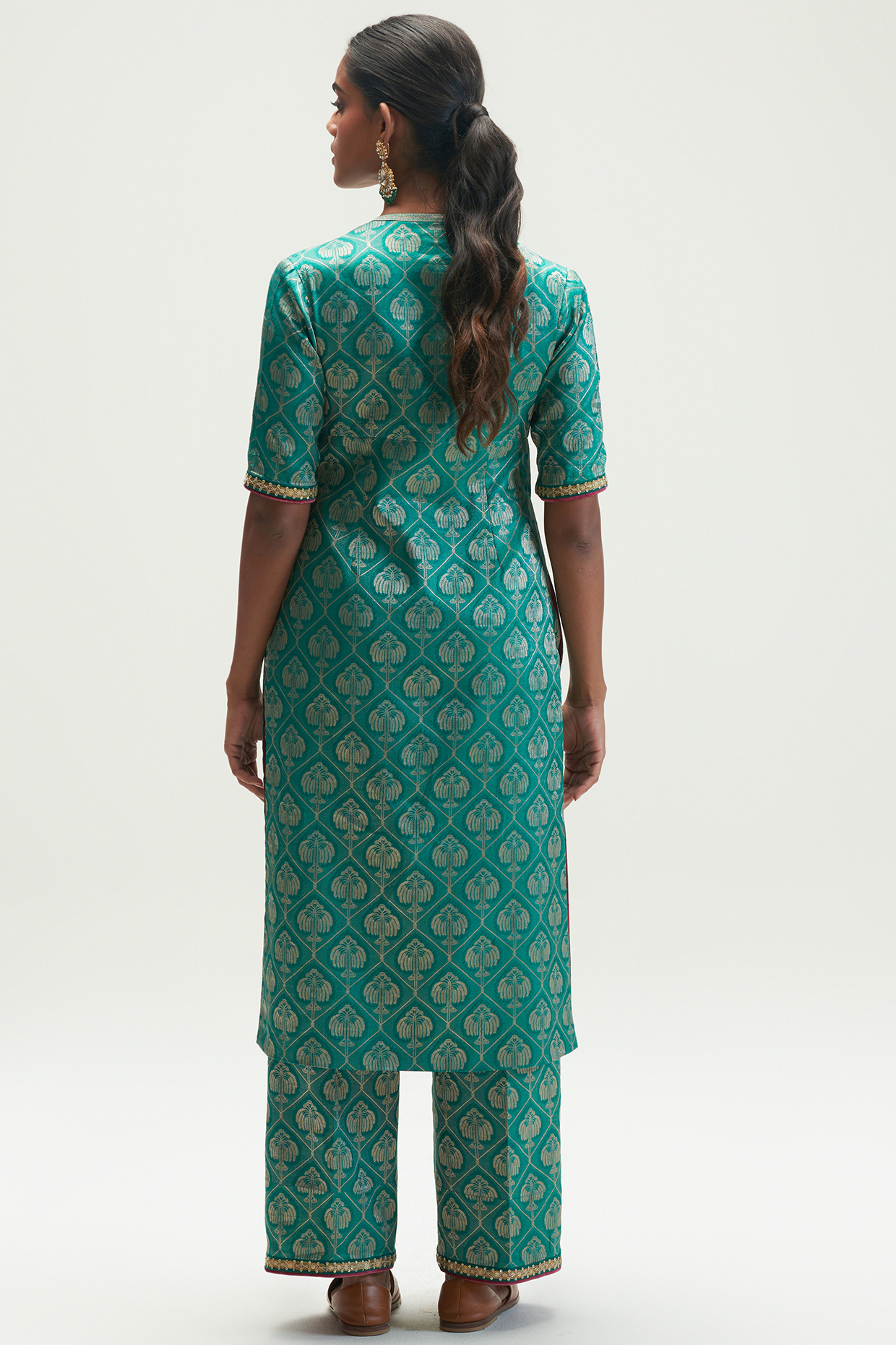 Ladies Kurtis Shirt Designs 2023 & Ready-to-Wear Kurti Online shopping in  Pakistan