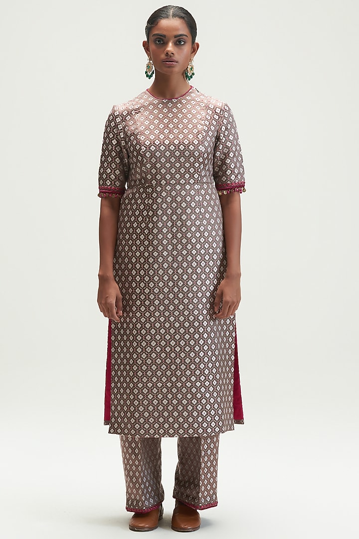 Mud Brown Kurta Set With Embroidery by Kshitij Jalori at Pernia's Pop Up Shop