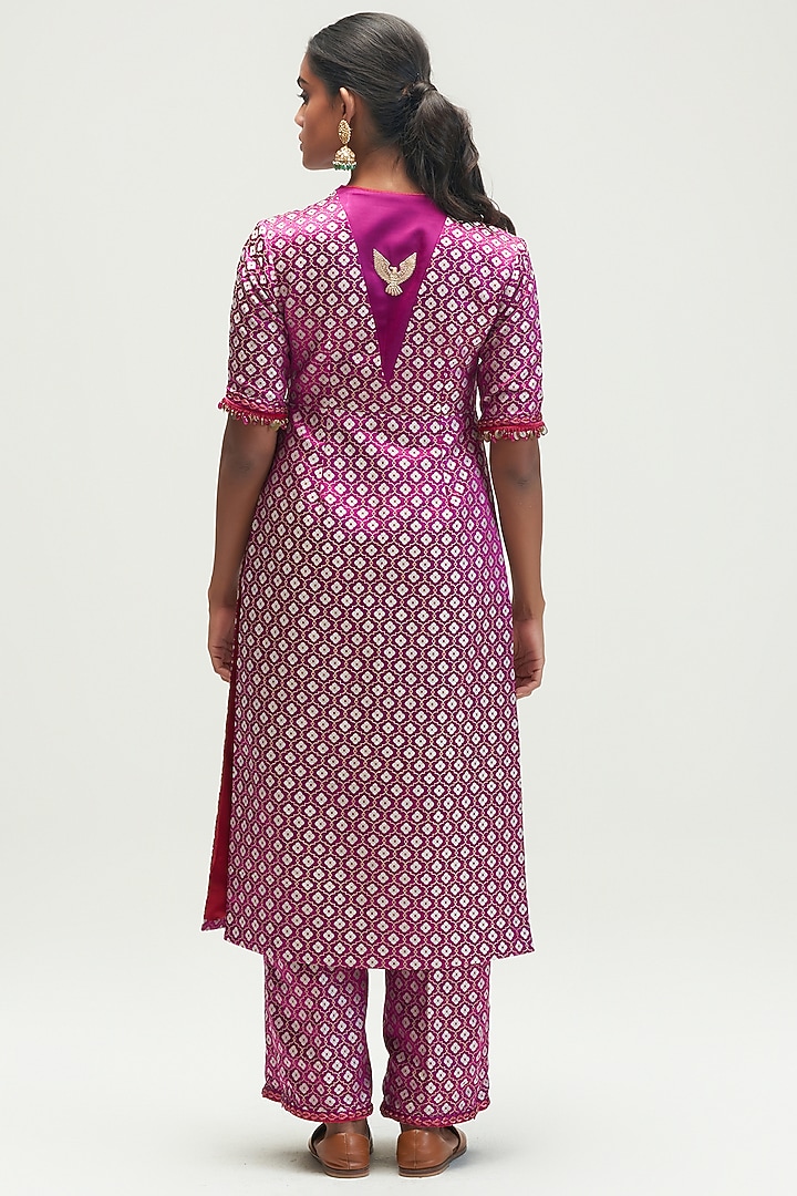 Amethyst Kurta Set With Embroidery by Kshitij Jalori at Pernia's Pop Up Shop
