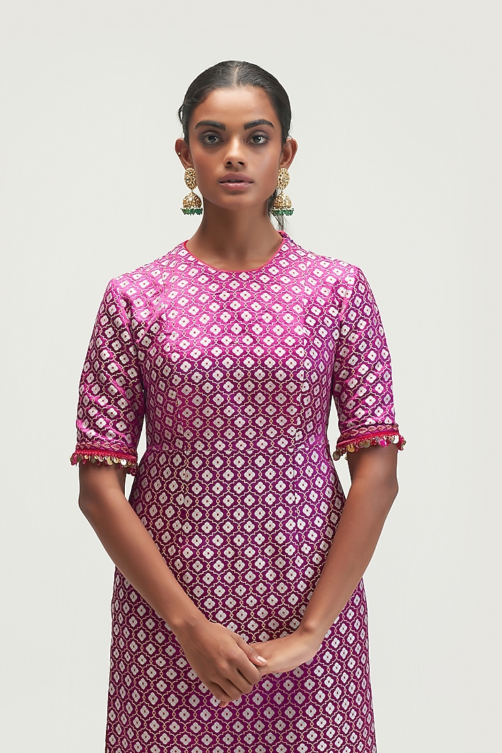 Amethyst Kurta Set With Embroidery by Kshitij Jalori at Pernia's Pop Up Shop