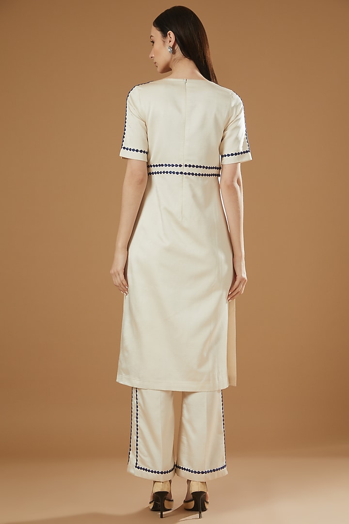 White Silk Embroidered Kurta Set by Kshitij Jalori at Pernia's Pop Up Shop
