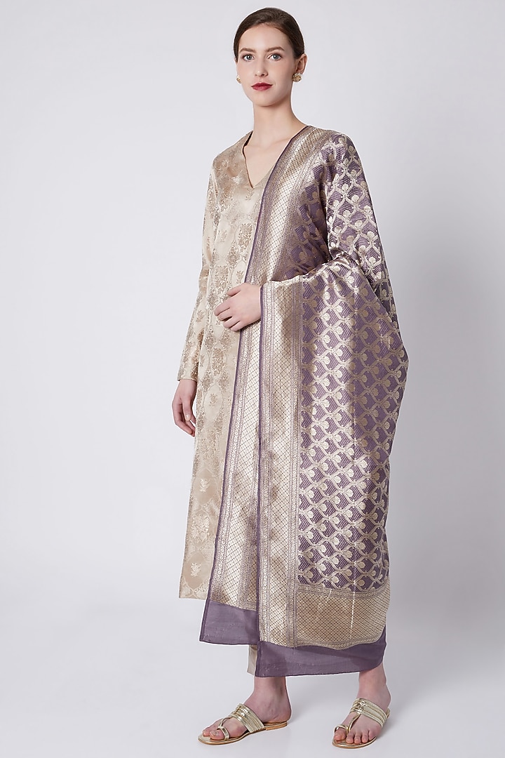 Charcoal Grey Embroidered Dupatta by Kshitij Jalori at Pernia's Pop Up Shop