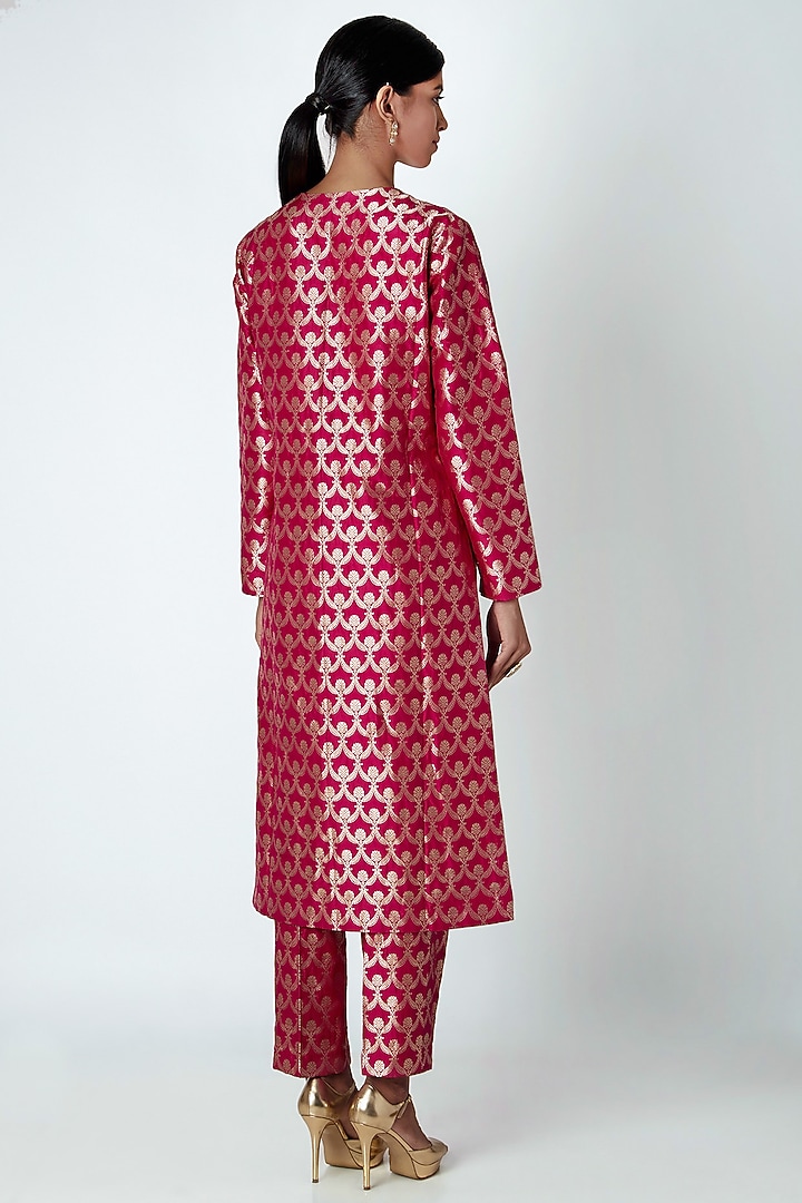Fuchsia Pink Silk Kurta by Kshitij Jalori at Pernia's Pop Up Shop