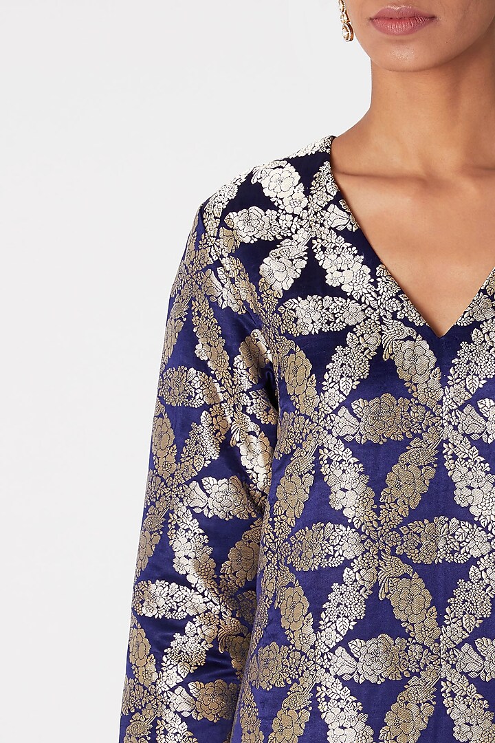 Indigo Blue Silk Kurta by Kshitij Jalori at Pernia's Pop Up Shop