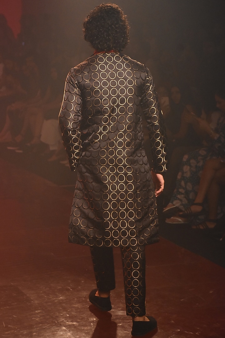 Black Kurta With Pants by Kshitij Jalori Men at Pernia's Pop Up Shop