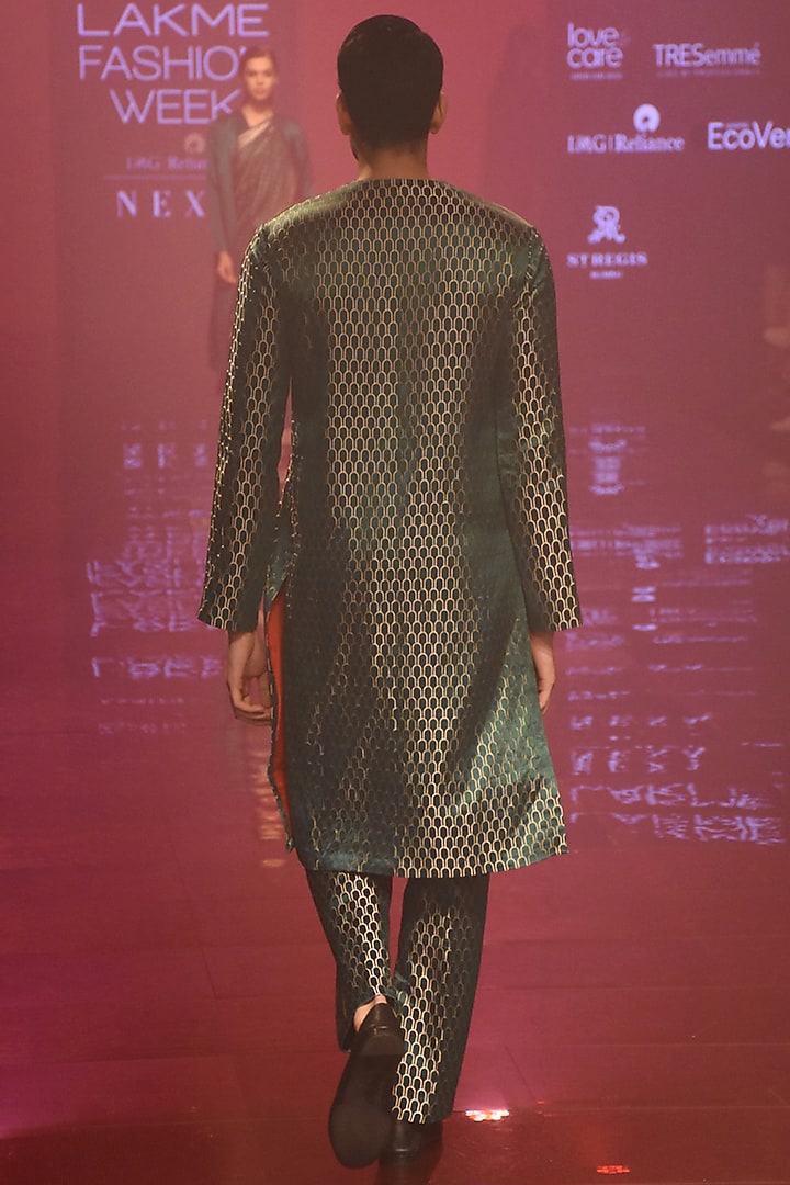 Emerald Green Kurta With Pants by Kshitij Jalori Men at Pernia's Pop Up Shop